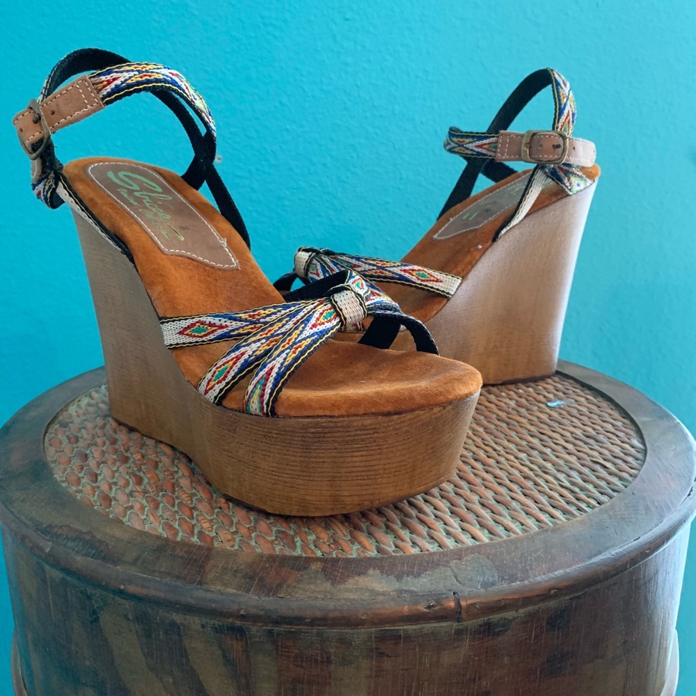 Sbicca Tribal Pattern Wedges Size 8